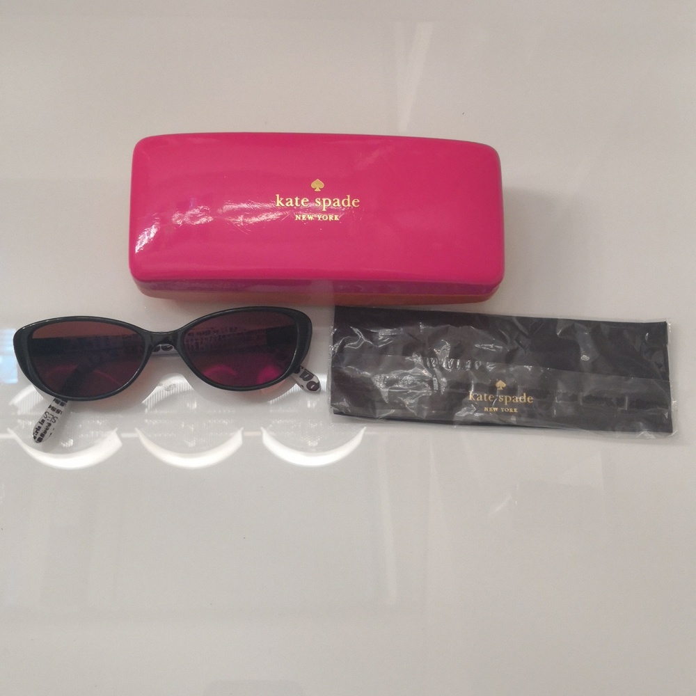 Kate Spade Finley Sunglasses and Case